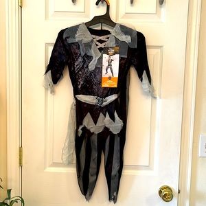 Halloween Costume Pirate Boys size 4-7